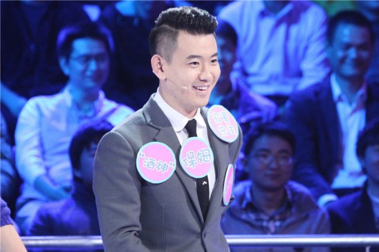 李响做客《男左女右"惨遭"女友闺蜜团爆料