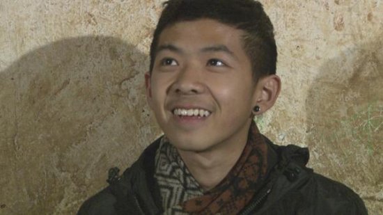 22时《变形计》 城里公子哥怒跳金沙江