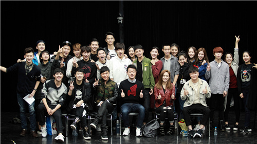 《一年级》迎上戏校庆明星云集胡歌徐峥廖凡陈