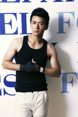 魏千翔《闪爱女王》大战女明星 粉丝送生日祝福